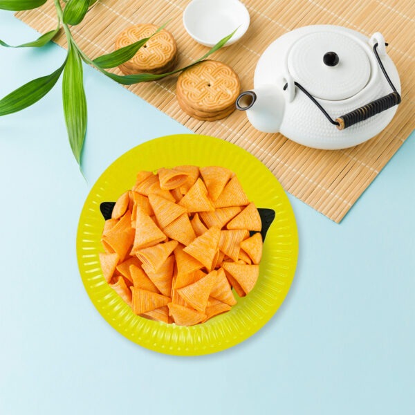 Party Paper Plates – 23cm Wink Face Kisses Emoji Design