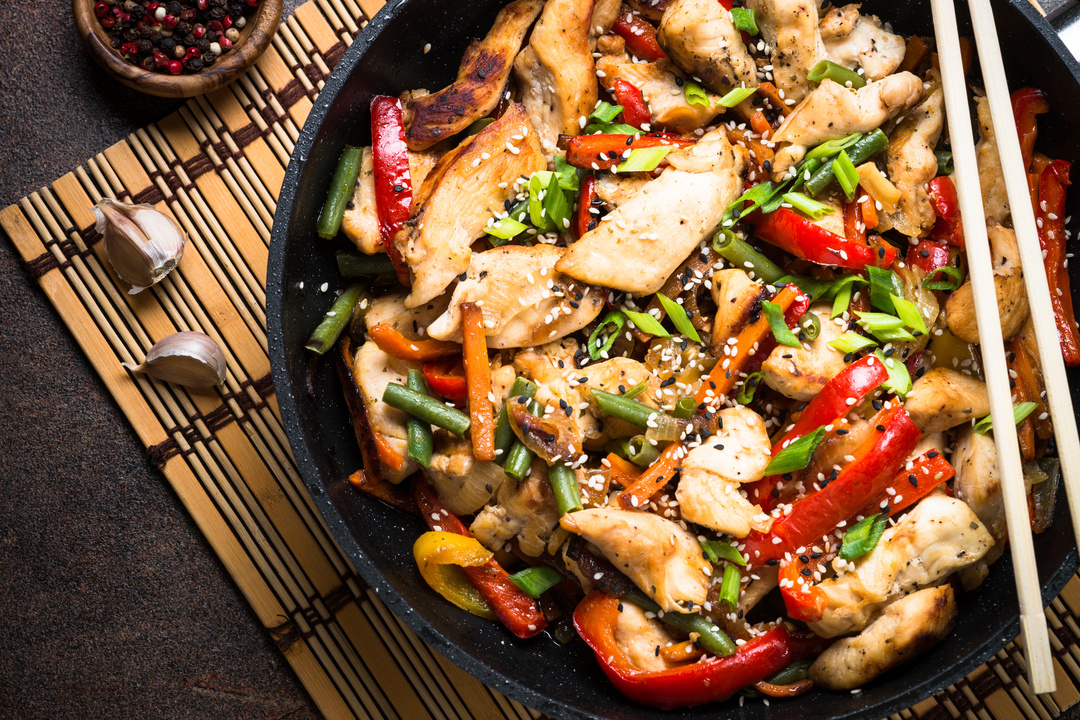Stir-Fry Recipes with the AEX 28cm Nonstick Frying Pan with Lid
